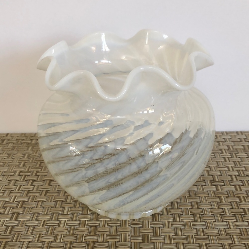 Vintage Fenton White Opalescent Optic Pattern Crimped Ruffled Vase